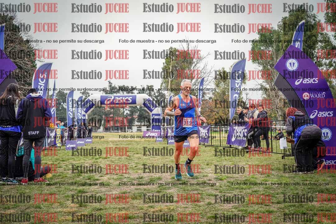 Fotos de la llegada del cross de 8000 m