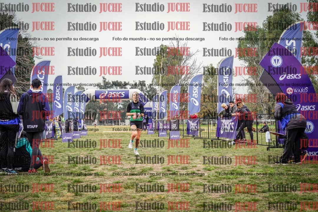 Fotos de la llegada del cross de 8000 m