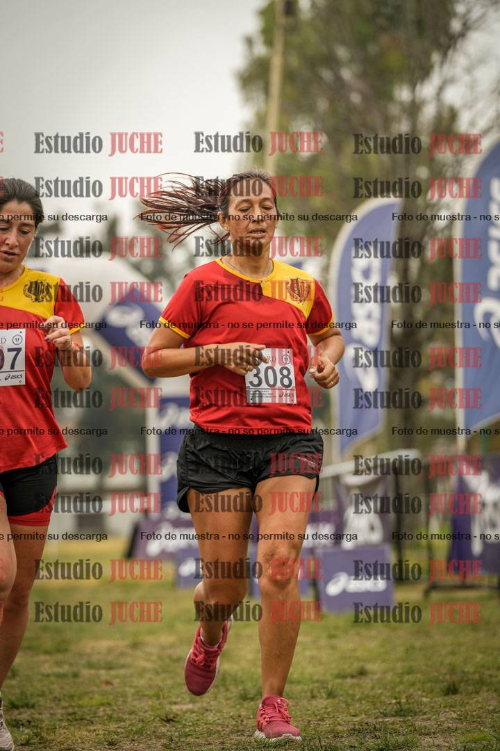 Fotos de la llegada del cross de 8000 m