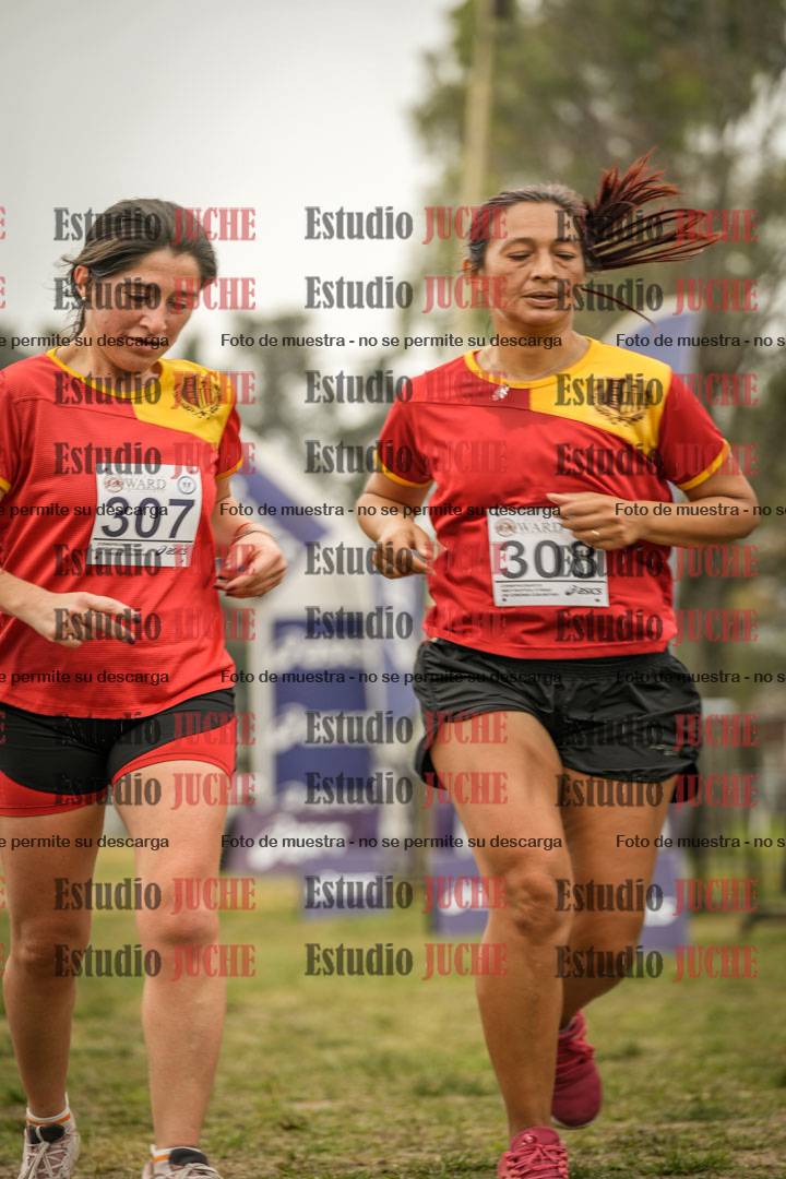Fotos de la llegada del cross de 8000 m
