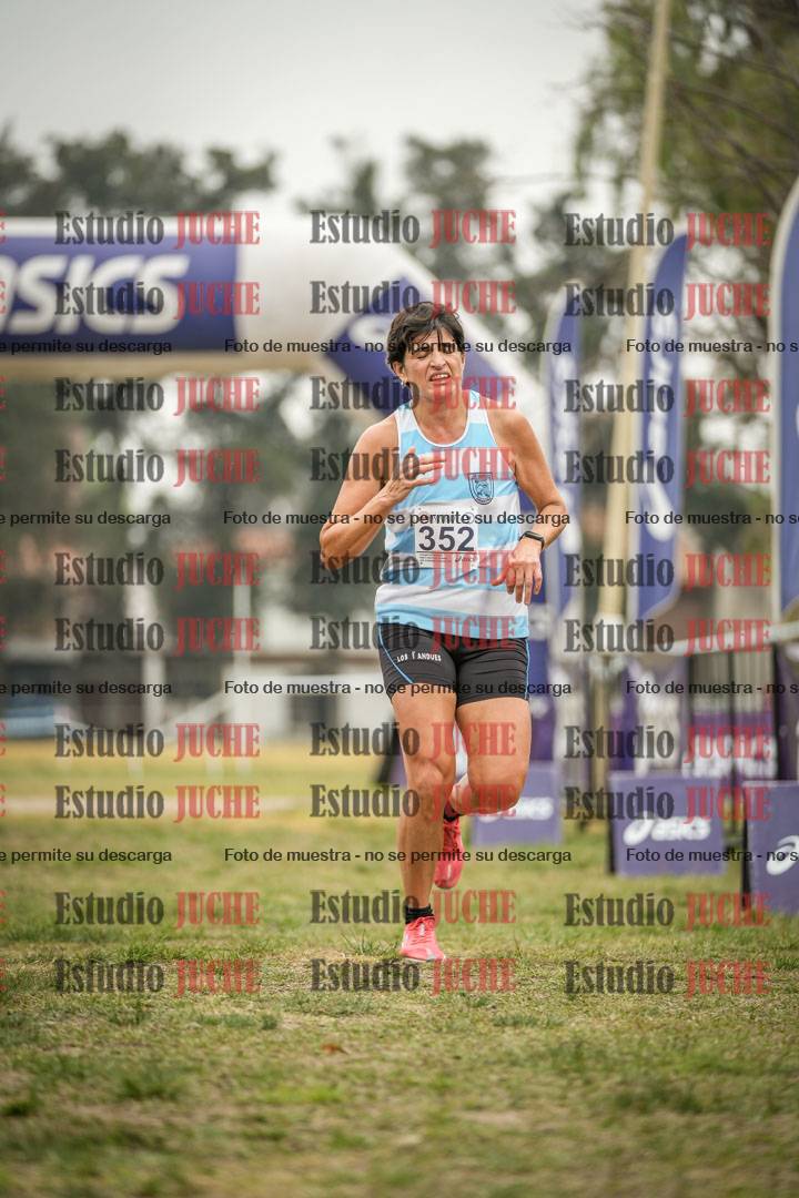 Fotos de la llegada del cross de 6000 m