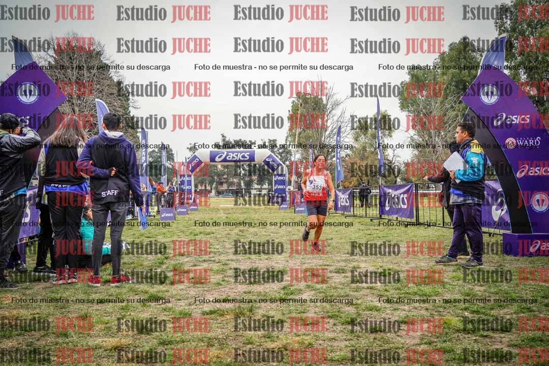 Fotos de la llegada del cross de 6000 m
