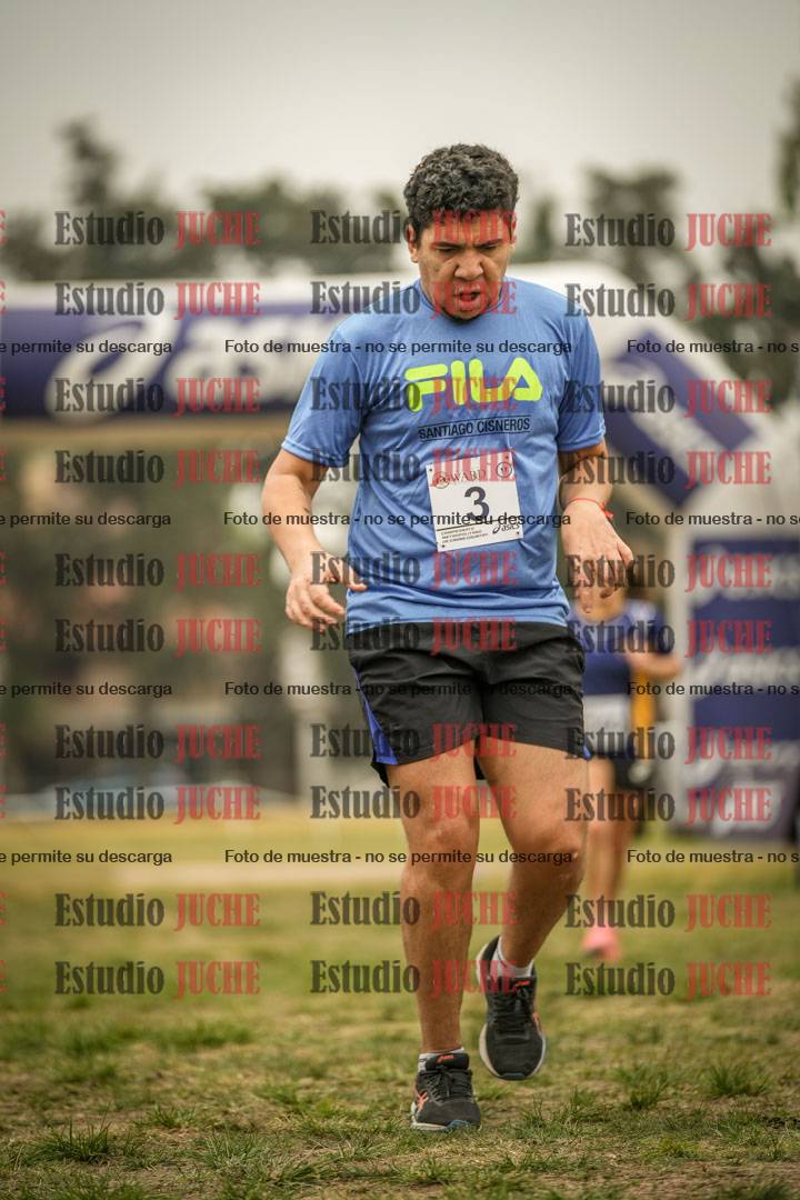 Fotos de la llegada del cross de 6000 m - running teams mujeres y varones