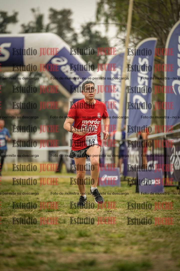 Fotos de la llegada del cross de 6000 m - running teams mujeres y varones
