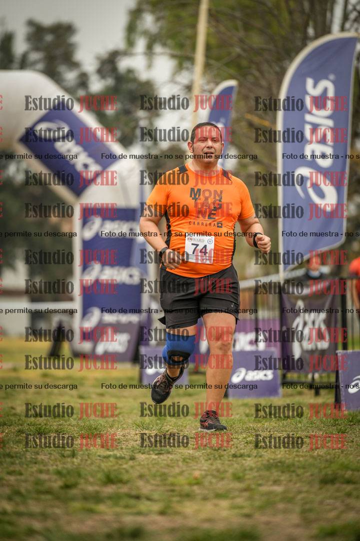 Fotos de la llegada del cross de 6000 m - running teams mujeres y varones