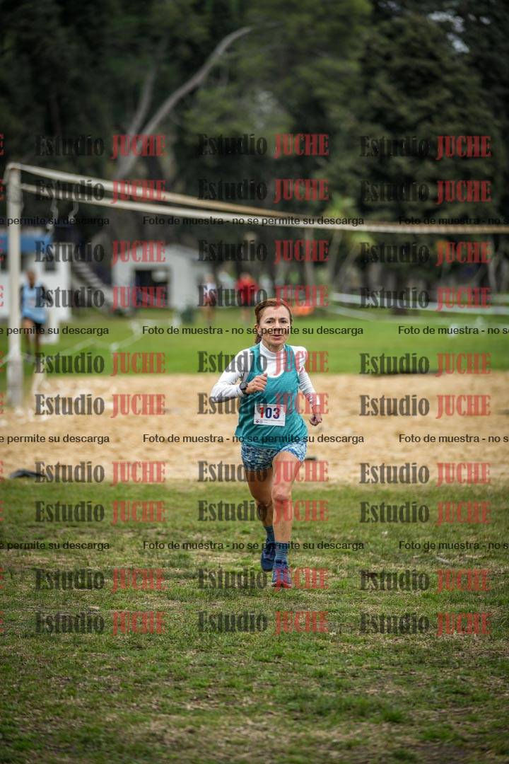 Fotos de la llegada del cross de 4000 m - mujeres