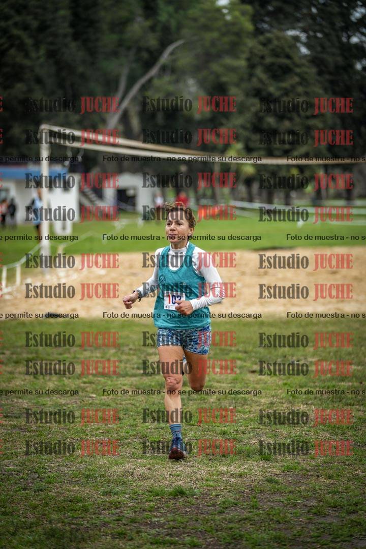 Fotos de la llegada del cross de 4000 m - mujeres