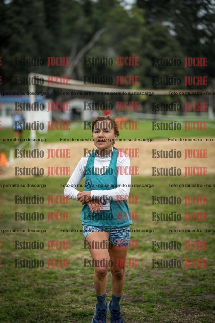 Fotos de la llegada del cross de 4000 m - mujeres