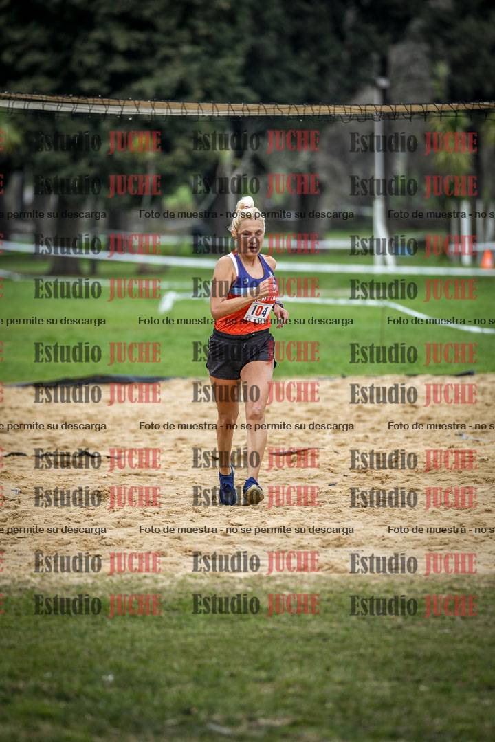 Fotos de la llegada del cross de 4000 m - mujeres