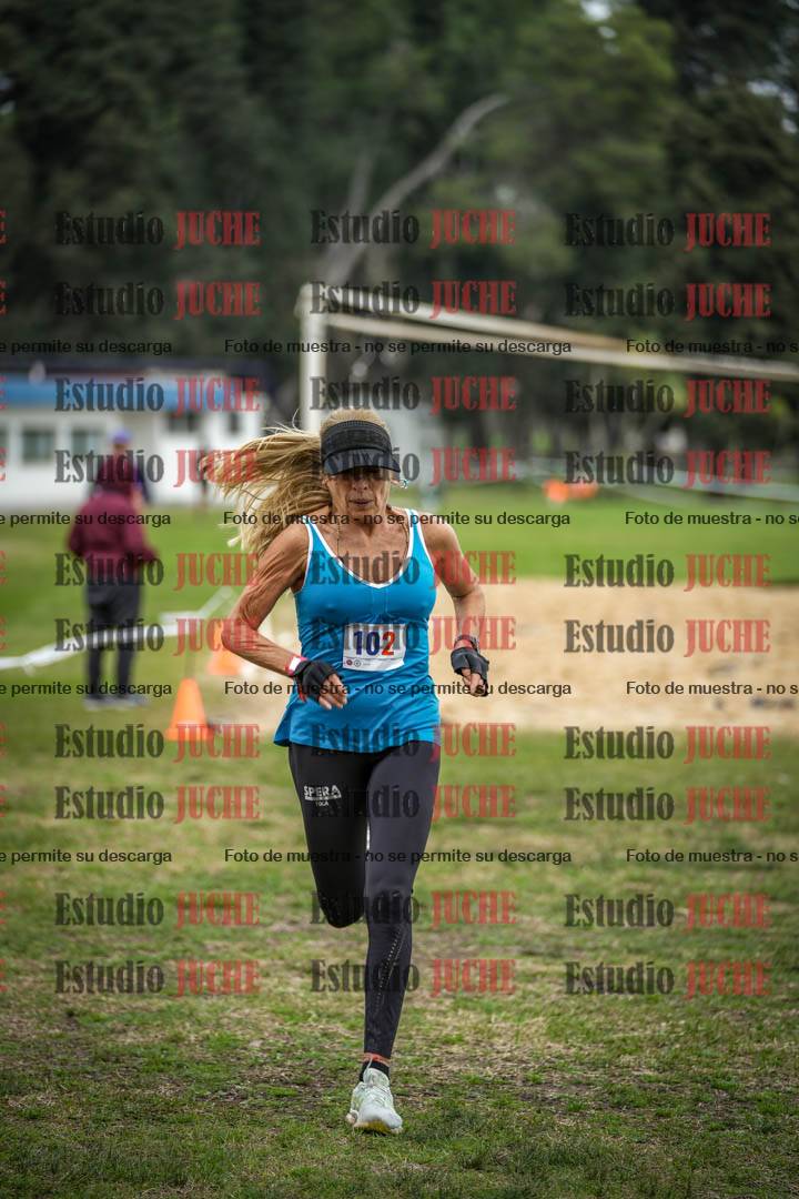 Fotos de la llegada del cross de 4000 m - mujeres