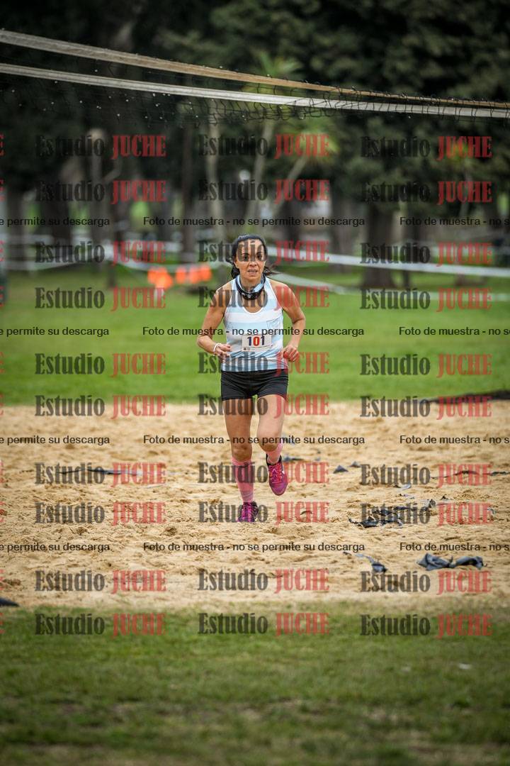 Fotos de la llegada del cross de 4000 m - mujeres