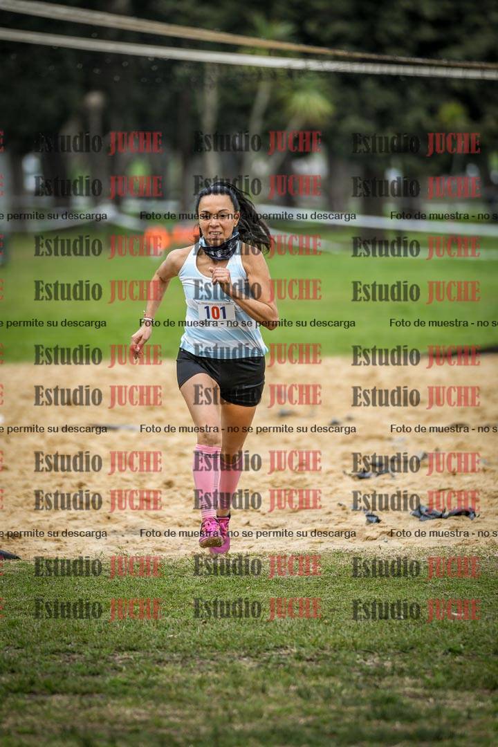 Fotos de la llegada del cross de 4000 m - mujeres