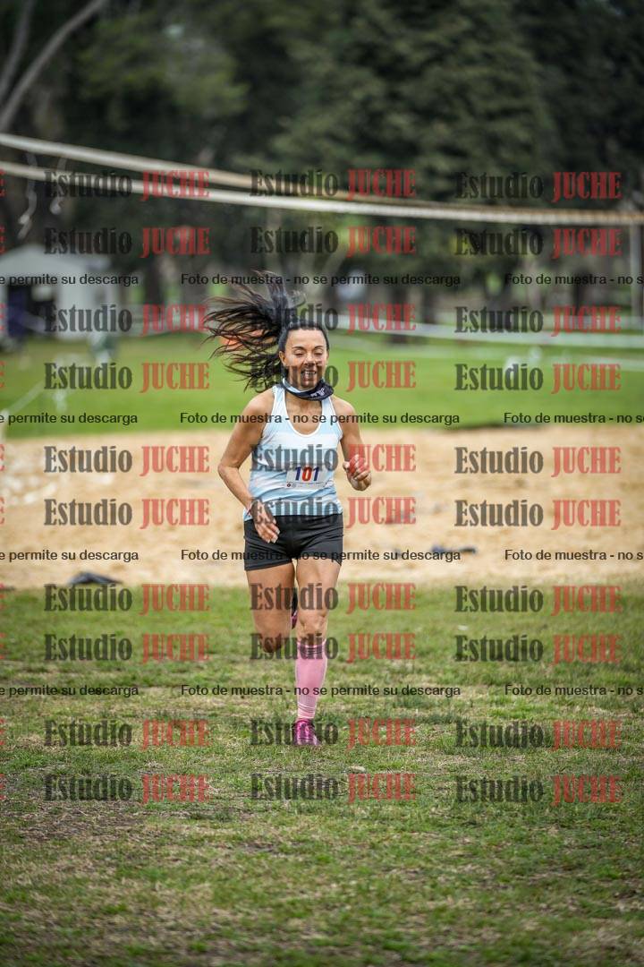Fotos de la llegada del cross de 4000 m - mujeres