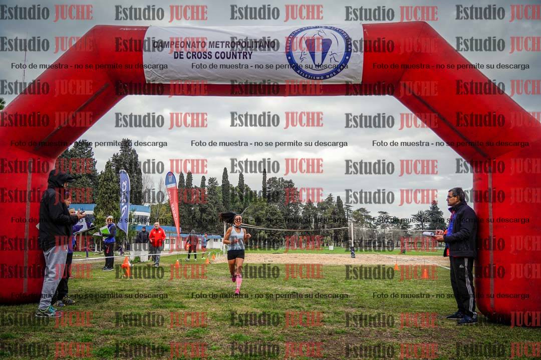Fotos de la llegada del cross de 4000 m - mujeres
