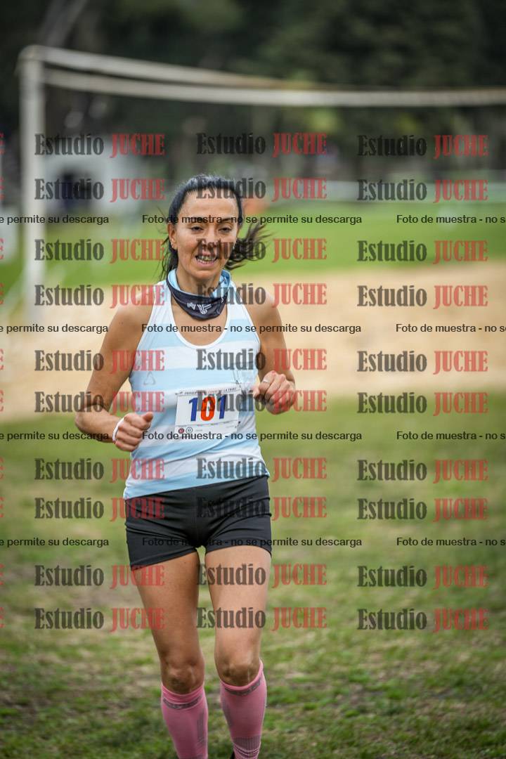 Fotos de la llegada del cross de 4000 m - mujeres