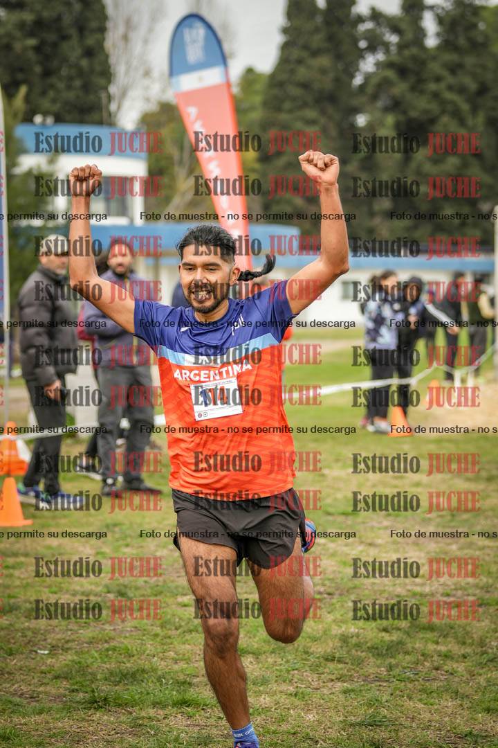 Fotos de la llegada del cross de 4000 m - varones