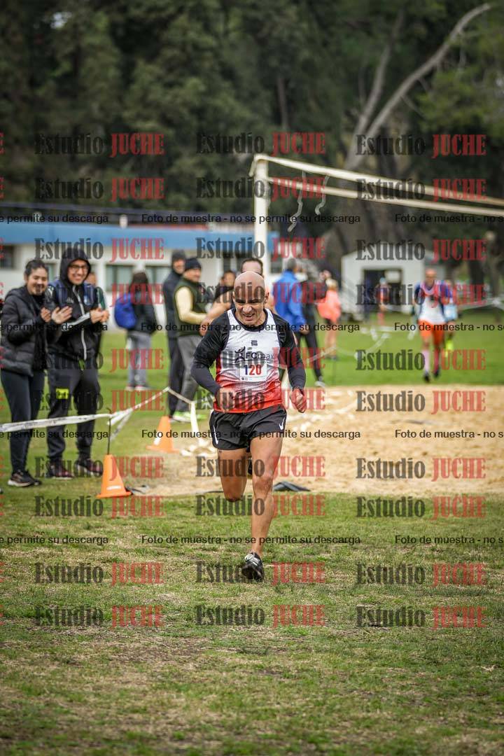 Fotos de la llegada del cross de 4000 m - varones
