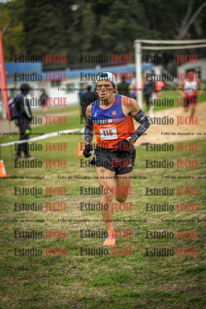 Fotos de la llegada del cross de 4000 m - varones
