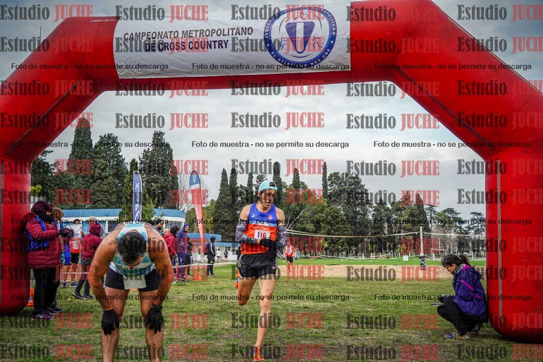 Fotos de la llegada del cross de 4000 m - varones