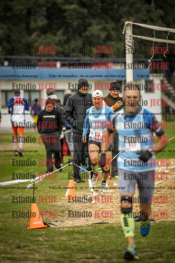 Fotos de la llegada del cross de 4000 m - varones