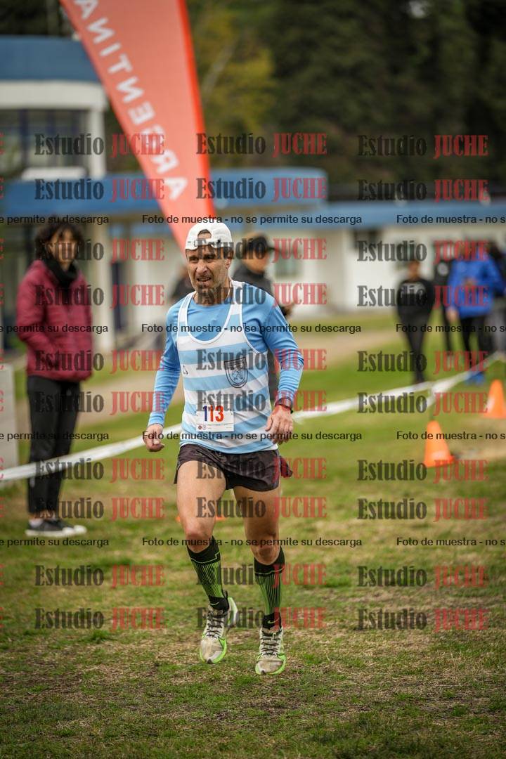 Fotos de la llegada del cross de 4000 m - varones