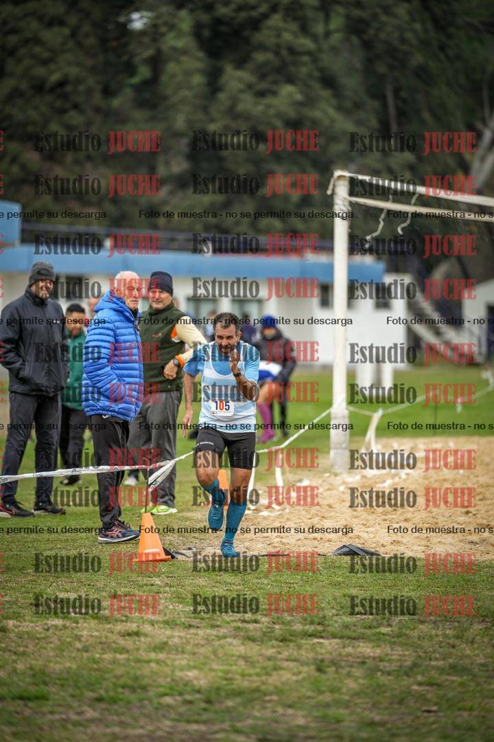Fotos de la llegada del cross de 4000 m - varones