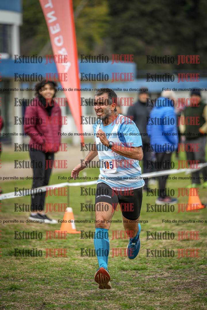 Fotos de la llegada del cross de 4000 m - varones
