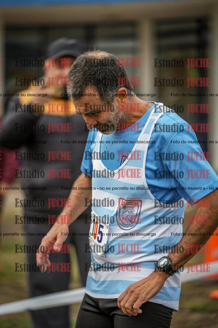 Fotos de la llegada del cross de 4000 m - varones