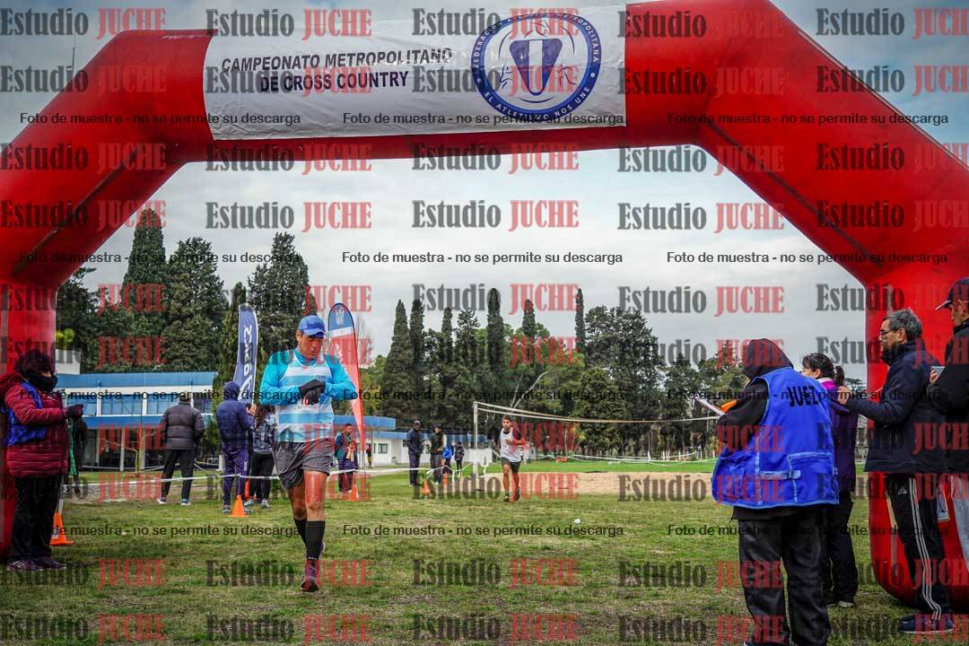 Fotos de la llegada del cross de 4000 m - varones