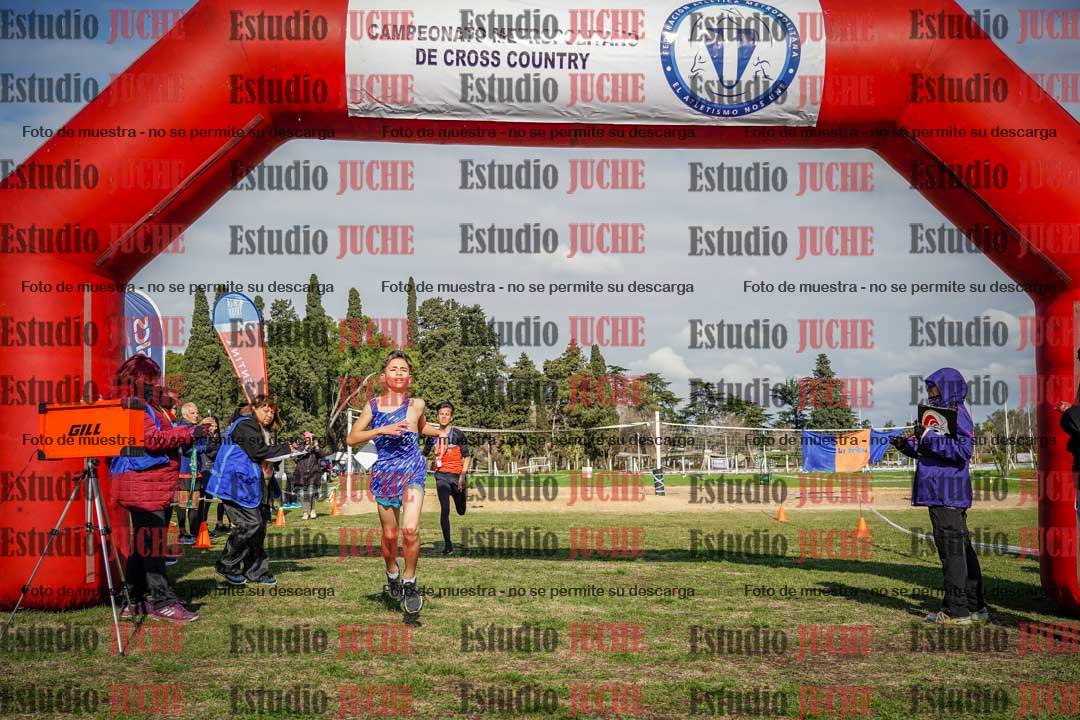 Fotos de la llegada del cross de 2000 m