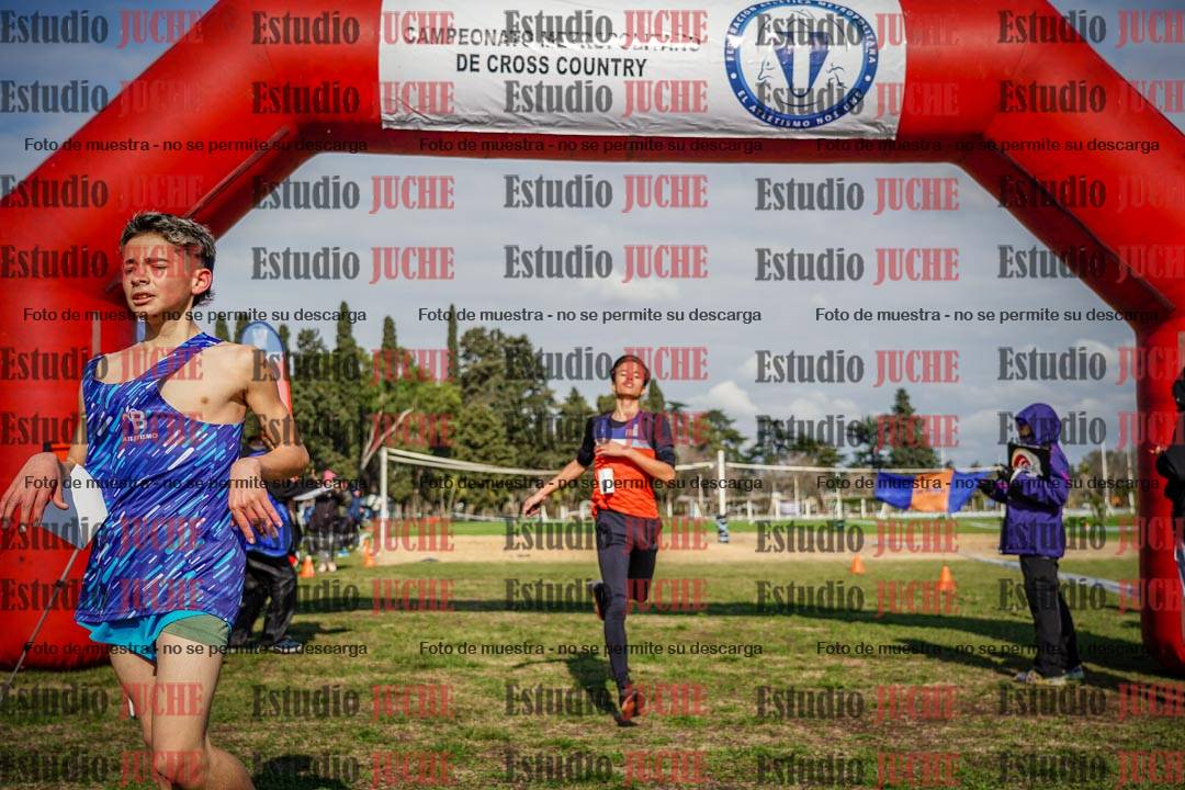 Fotos de la llegada del cross de 2000 m