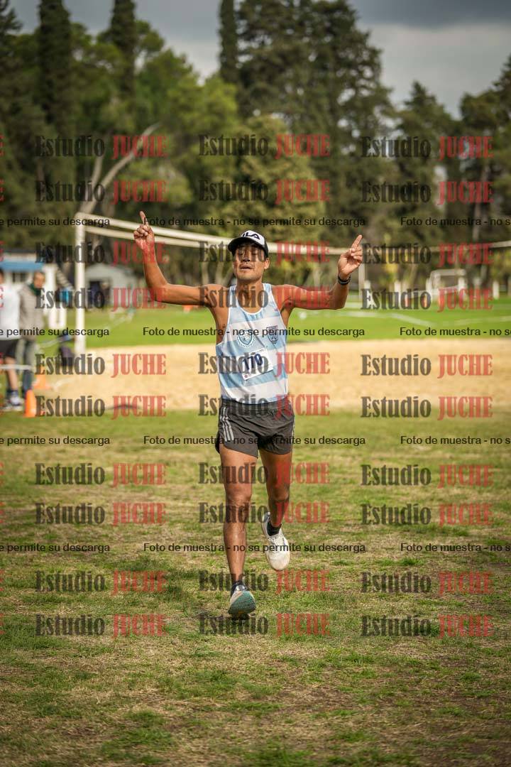 Fotos de la llegada del cross de 8000 m