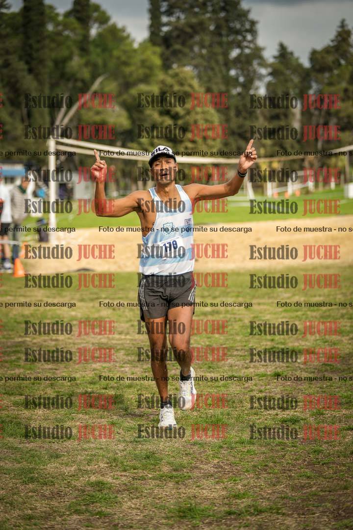 Fotos de la llegada del cross de 8000 m