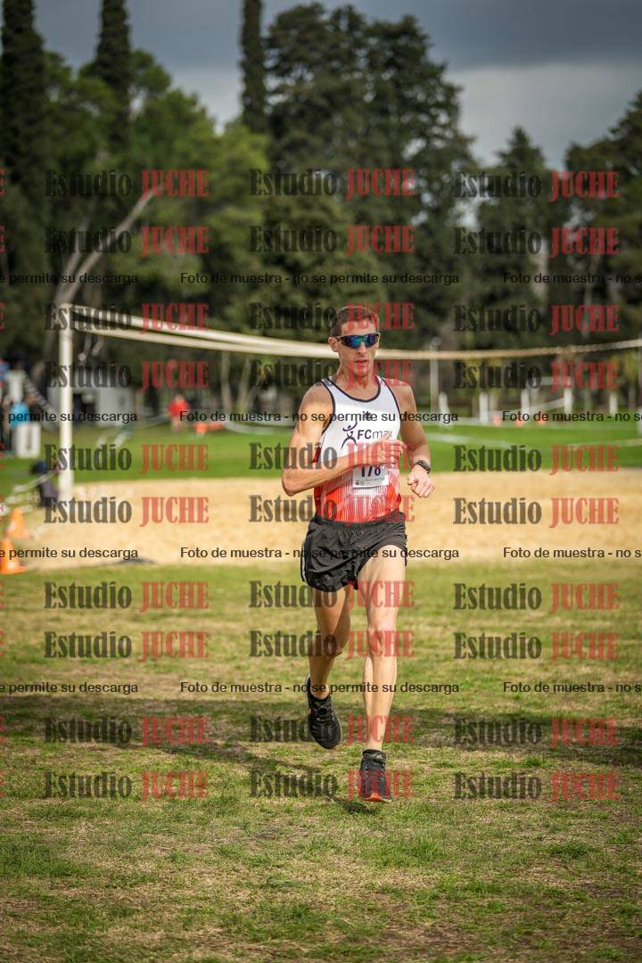 Fotos de la llegada del cross de 8000 m