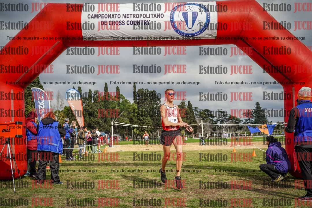 Fotos de la llegada del cross de 8000 m