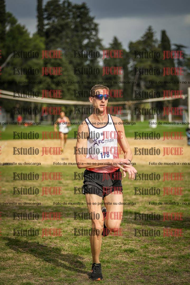 Fotos de la llegada del cross de 8000 m