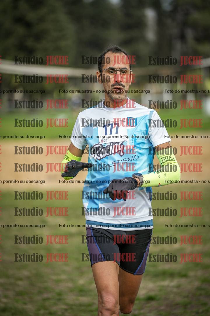 Fotos de la llegada del cross de 8000 m