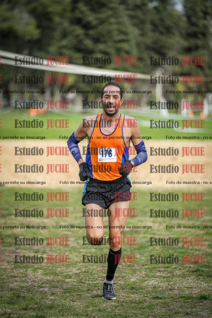 Fotos de la llegada del cross de 8000 m