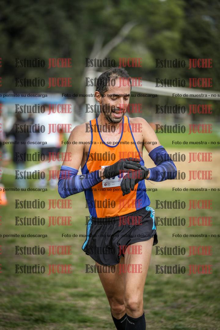 Fotos de la llegada del cross de 8000 m