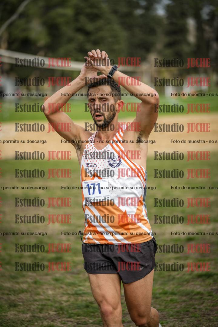 Fotos de la llegada del cross de 8000 m