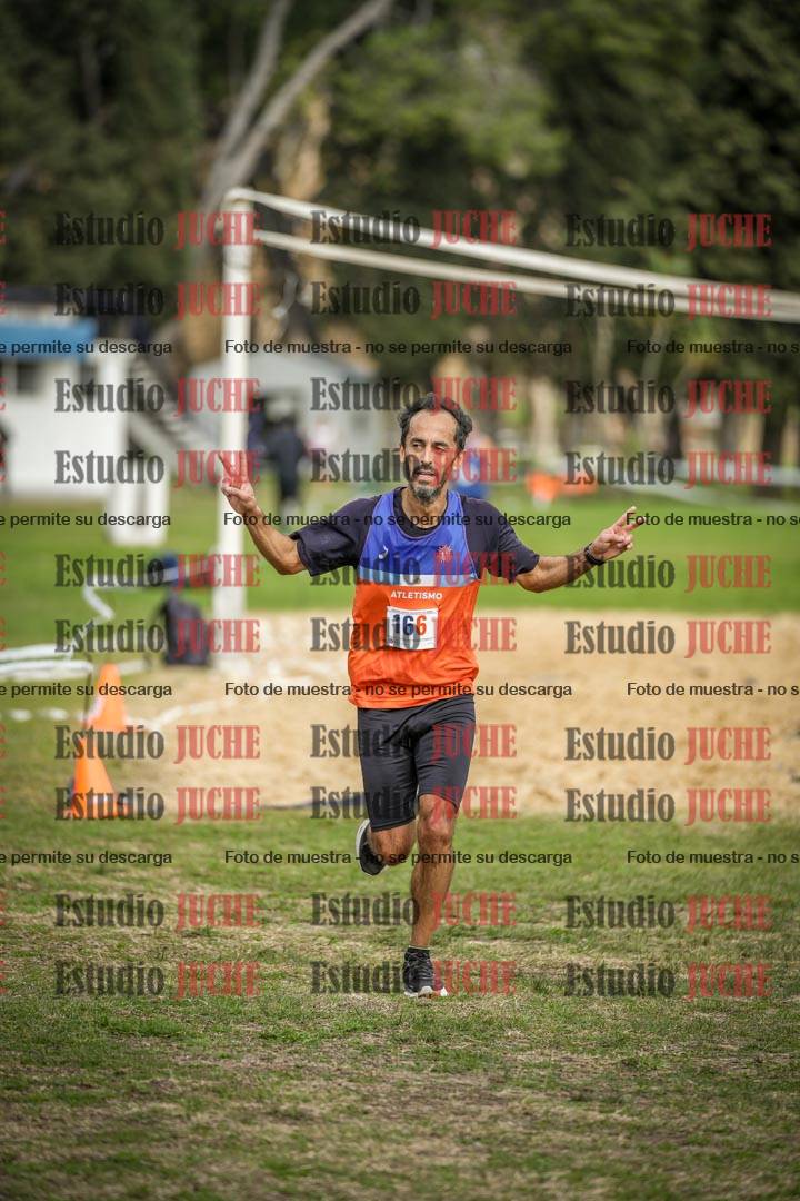 Fotos de la llegada del cross de 8000 m