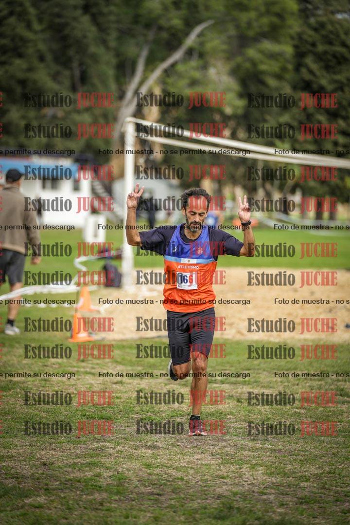 Fotos de la llegada del cross de 8000 m