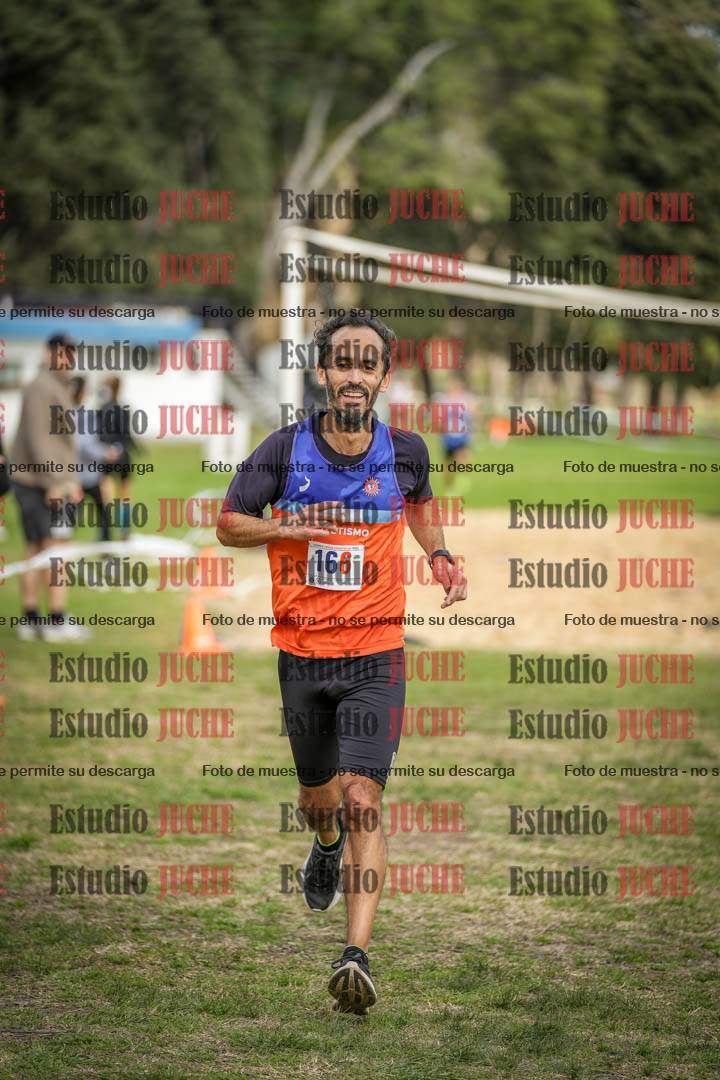 Fotos de la llegada del cross de 8000 m