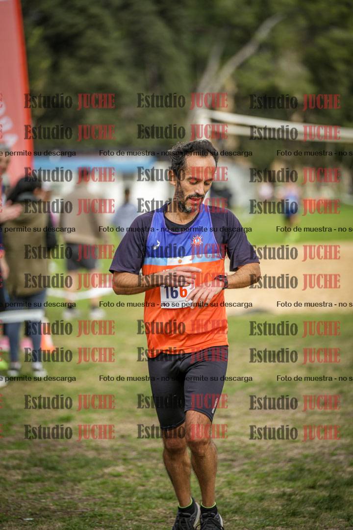 Fotos de la llegada del cross de 8000 m