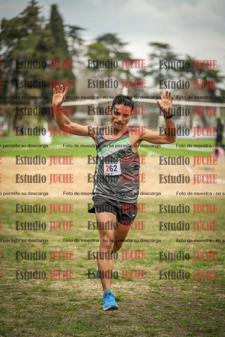 Fotos de la llegada del cross de 6000mts - Running Teams