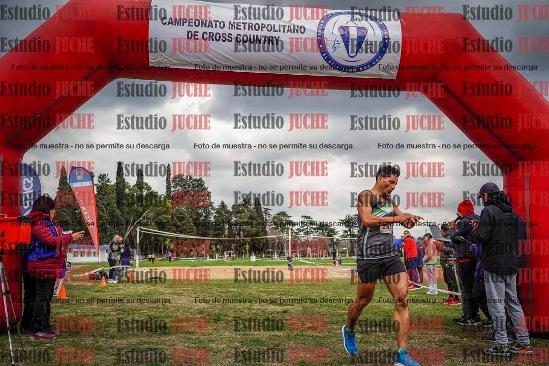 Fotos de la llegada del cross de 6000mts - Running Teams