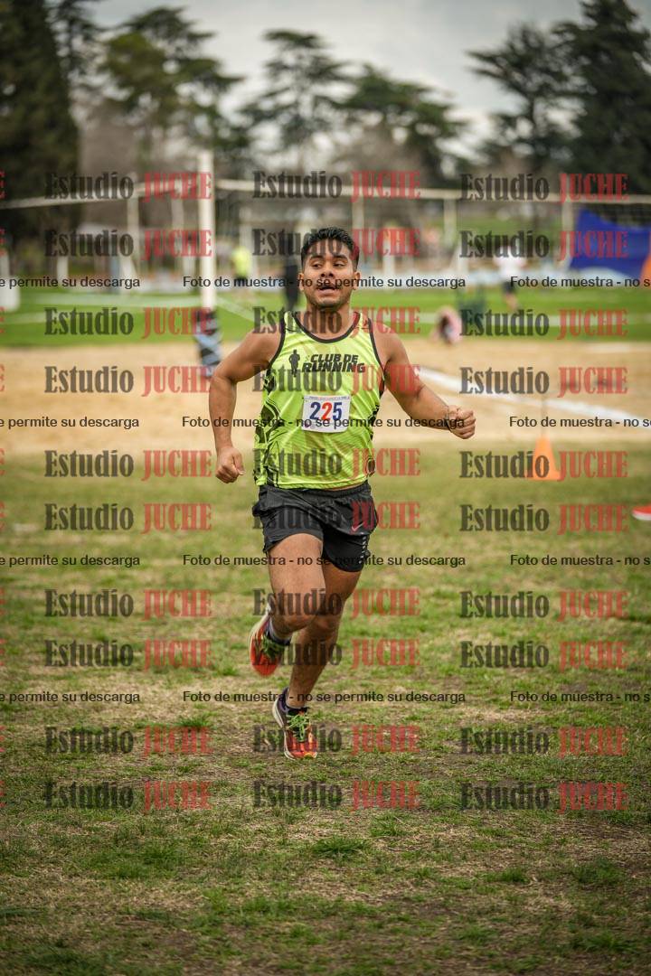 Fotos de la llegada del cross de 6000mts - Running Teams