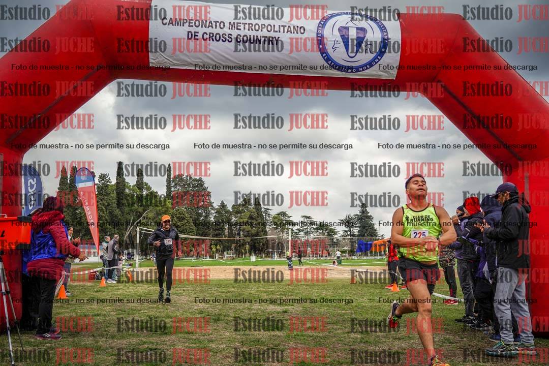 Fotos de la llegada del cross de 6000mts - Running Teams