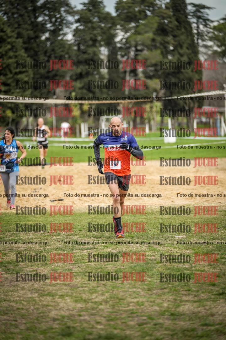 Fotos de la llegada del cross de 6000mts - Running Teams