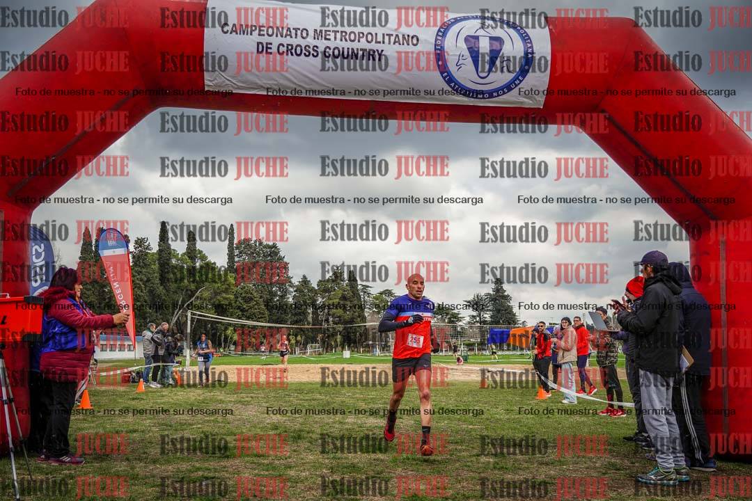 Fotos de la llegada del cross de 6000mts - Running Teams